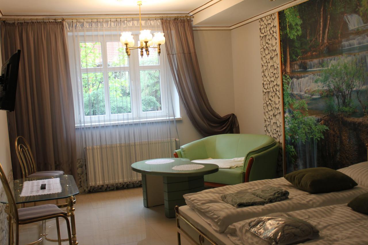 Palac Ogrodowa Tarnowskie Gory Bagian luar foto