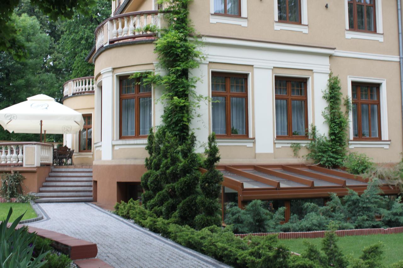 Palac Ogrodowa Tarnowskie Gory Bagian luar foto