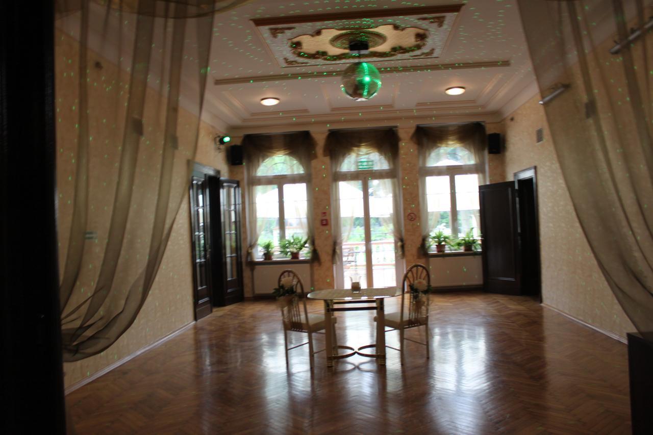 Palac Ogrodowa Tarnowskie Gory Bagian luar foto