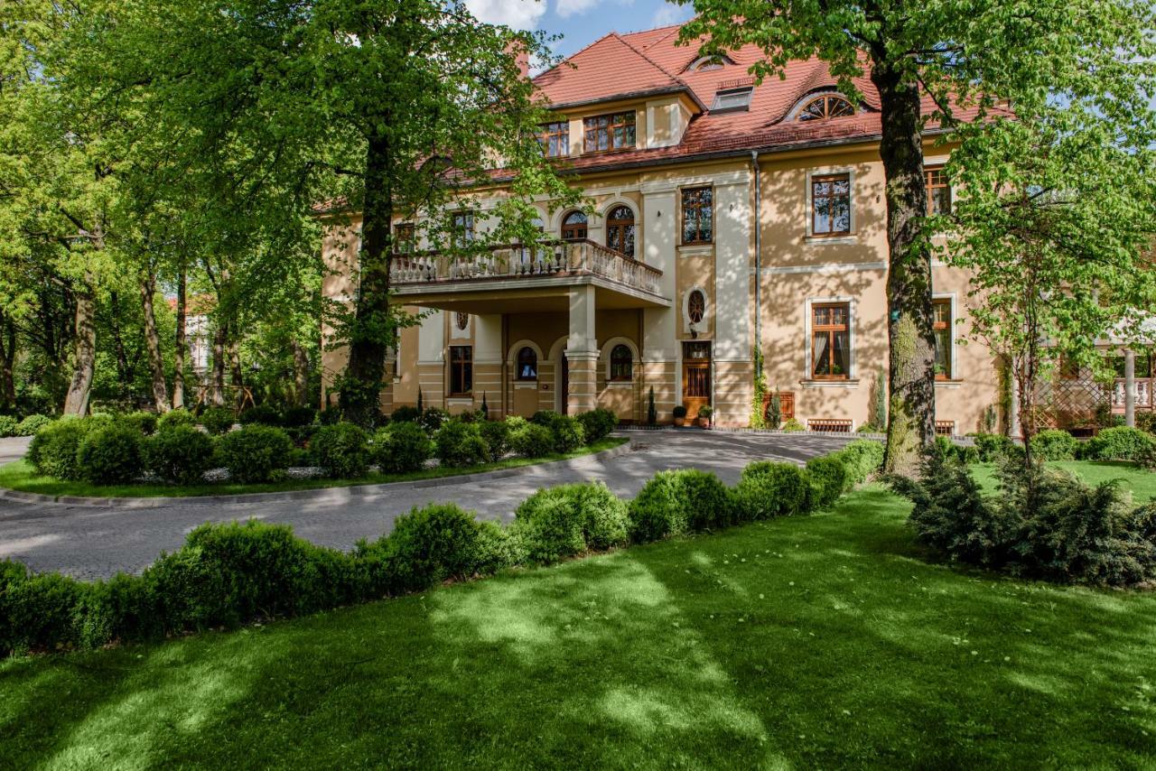 Palac Ogrodowa Tarnowskie Gory Bagian luar foto