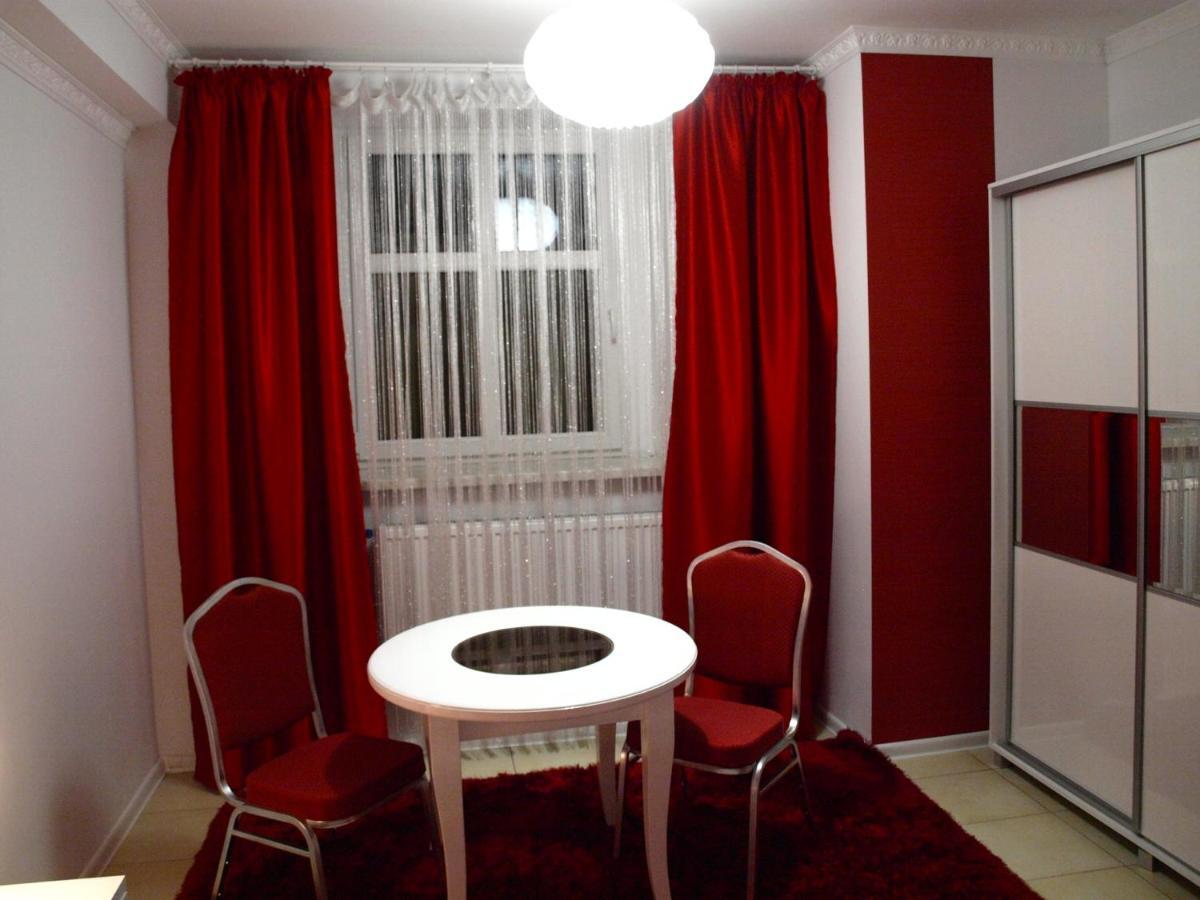 Palac Ogrodowa Tarnowskie Gory Ruang foto
