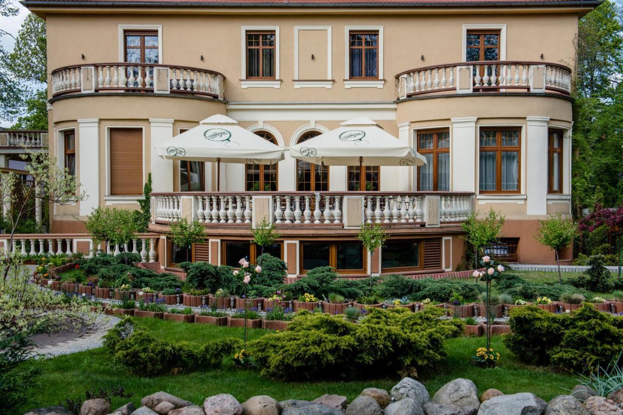 Palac Ogrodowa Tarnowskie Gory Bagian luar foto
